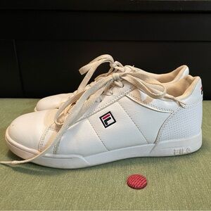 Women’s Fila Classic White Sneakers size 7